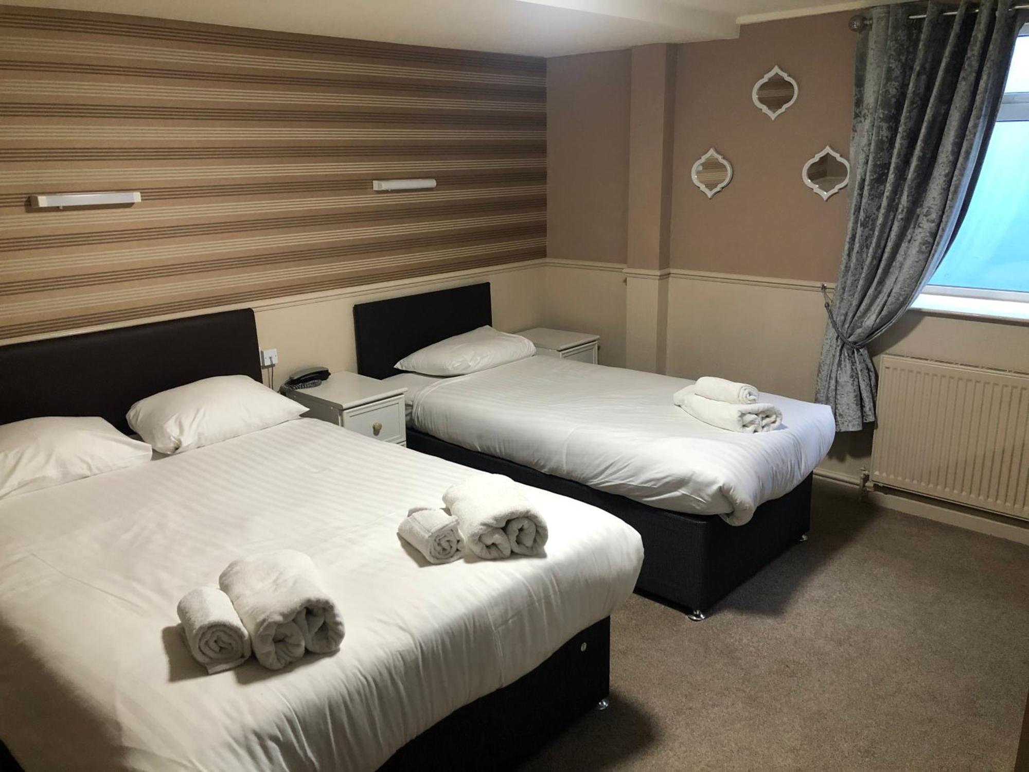 Lyndene Hotel — Photos 1